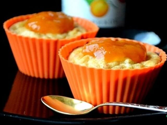 Mini Cheesecakes with Apricot Jam and Bananas Photo 1 Mini Cheesecakes with Apricot Jam and Bananas Photo 1