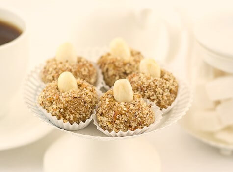 Vegan Almond Candies Photo 1 Vegan Almond Candies Photo 1