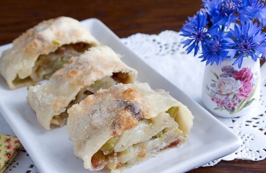 Strudel Recipe with Rhubarb and Raisins Photo 1 Strudel Recipe with Rhubarb and Raisins Photo 1
