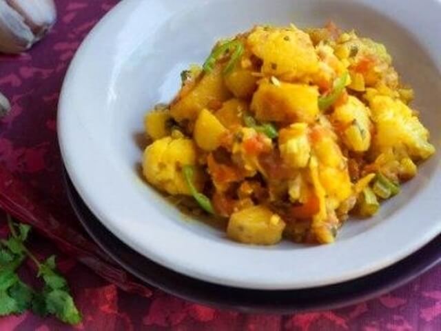 Indian Style Cauliflower and Potatoes Photo 1 Indian Style Cauliflower and Potatoes Photo 1