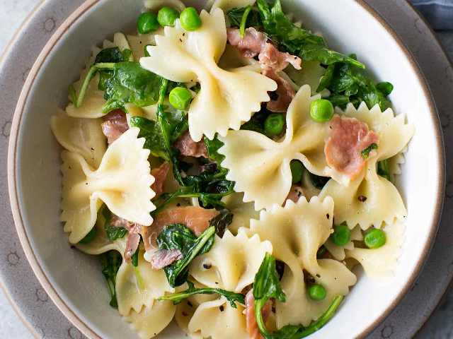 Bowtie Pasta with Peas, Prosciutto, and Arugula Photo 1 Bowtie Pasta with Peas, Prosciutto, and Arugula Photo 1