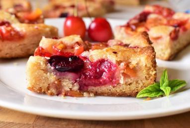 Fresh Cherry Cake Photo 1