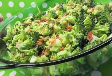 Tangy Broccoli Salad Photo 1