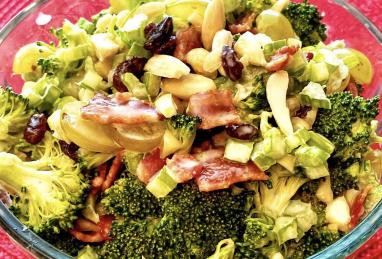 Broccoli Salad with Grapes Photo 1