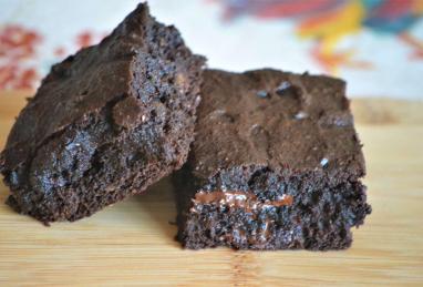 Low-Sugar Date Brownies Photo 1