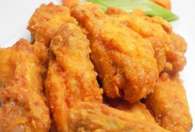 Easy Restaurant-Style Buffalo Chicken Wings Photo 1