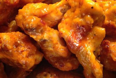 Healthier Restaurant-Style Buffalo Chicken Wings Photo 1