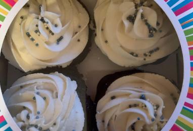 Cream-Filled Cupcakes Photo 1