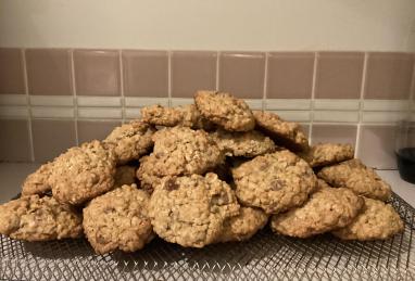 Chewy Chocolate Chip Oatmeal Cookies Photo 1