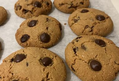 Gluten-Free Almond Flour Chocolate Chip Cookies Photo 1