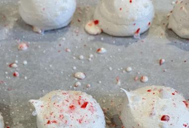 Peppermint Meringues Photo 1