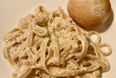 To Die For Fettuccine Alfredo Photo 1