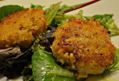 Deviled Crab Cakes on Mixed Greens with Ginger-Citrus Vinaigrette Photo 1