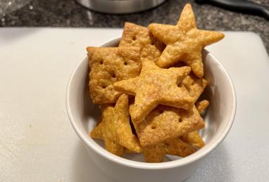 Chef John's Cheesy Crackers Photo 1