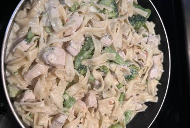 Easy Chicken and Broccoli Alfredo Photo 1