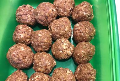 Easy Peanut Butter Energy Balls Photo 1