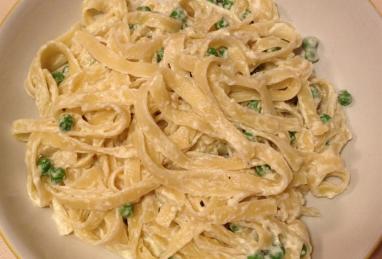 Famous Restaurant Alfredo Sauce Photo 1