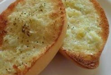 The Best Garlic Bread Photo 1