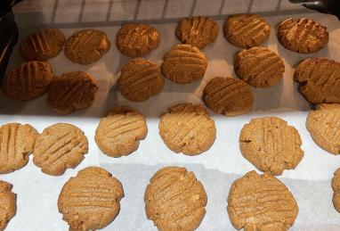 Super Easy Peanut Butter Cookies Photo 1