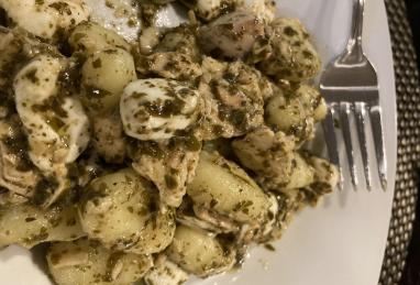 Gnocchi with Chicken, Pesto and Fresh Mozzarella Photo 1