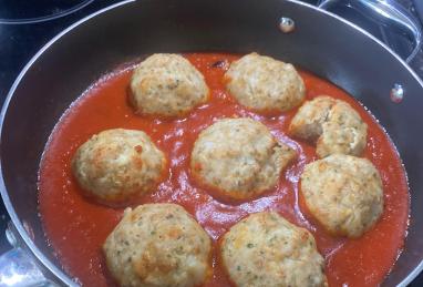 Mozzarella-Stuffed Pesto Turkey Meatballs Photo 1