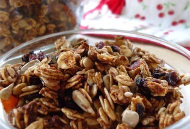 Crunchy and Delicious Granola Photo 1