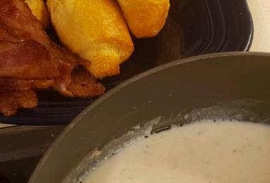 Old-Time Kentucky Bacon Milk Gravy for Biscuits Photo 1