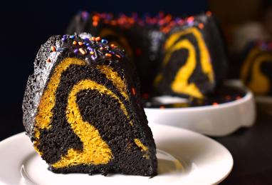 Pumpkin-Black Cocoa Swirl Cake Photo 1