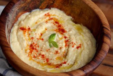 Easy Creamy Hummus Photo 1