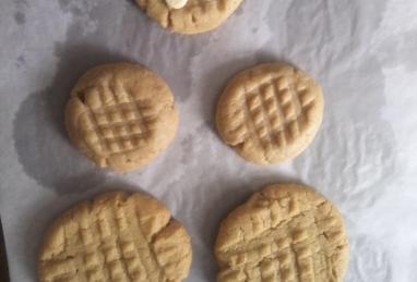 Three Ingredient Peanut Butter Cookies Photo 1