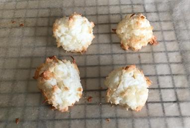 Light and Fluffy Coconut Macaroons Photo 1