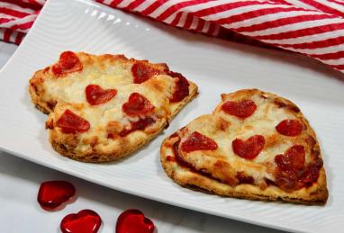 Mini Heart-Shaped Naan Pizzas Photo 1