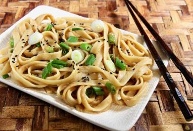 Cold Sesame Noodles with Spicy Peanut Sauce Photo 1