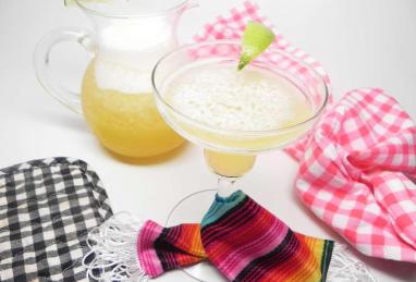 Quick and Easy Mango Margaritas Photo 1