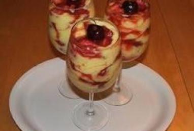 Easy Strawberry Pudding Parfaits Photo 1