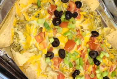 Restaurant-Style Chicken Nachos Photo 1