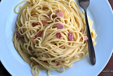 Maple Syrup-Glazed Bacon Breakfast Carbonara Photo 1