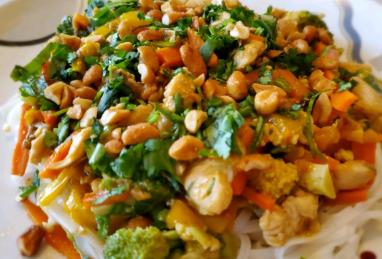 Pad Thai Quinoa Bowl Photo 1