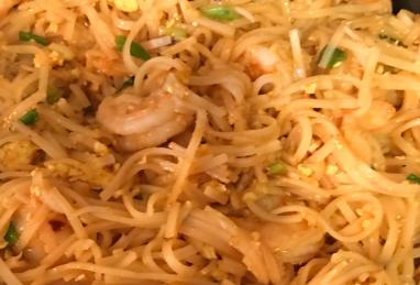 Simple Shrimp Pad Thai Photo 1