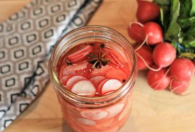 Quick Pickled Radishes Photo 1