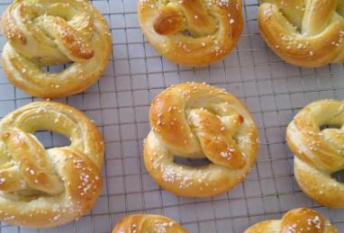 Soft Homemade Pretzels Photo 1