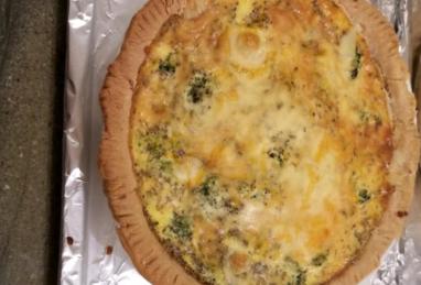 Broccoli and Cheddar Quiche Photo 1