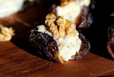 Gorgonzola-Walnut Stuffed Dates Photo 1