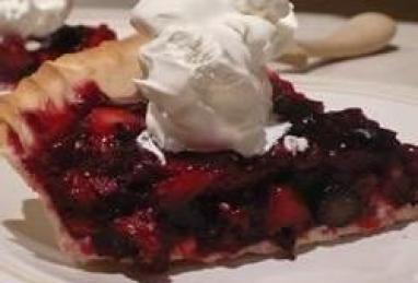 Maman's Fresh Strawberry Rhubarb Pie Photo 1