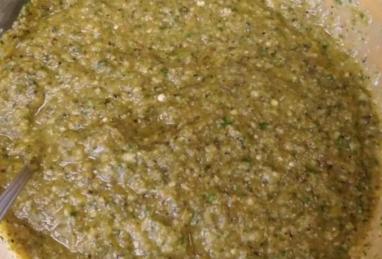 Roasted Tomatillo and Garlic Salsa Photo 1