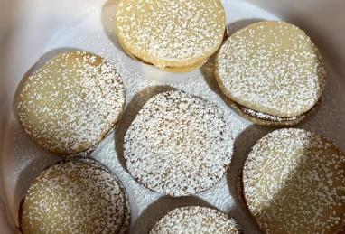 Alfajores (Dulce de Leche Sandwich Cookies) Photo 1