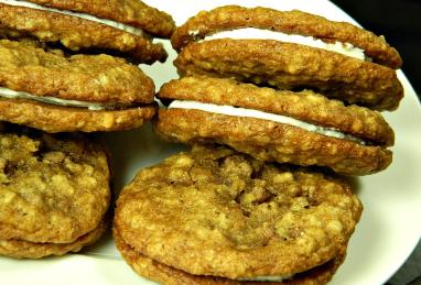 Irresistible Oatmeal Cream Pies Photo 1