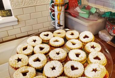 Cranberry Cornmeal Linzer Cookies Photo 1