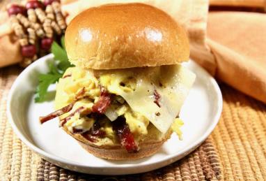 Breakfast Sliders with Corned Beef and Eggs Photo 1