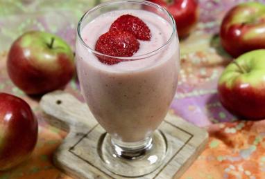 Apple, Strawberry, and Banana Smoothie Photo 1